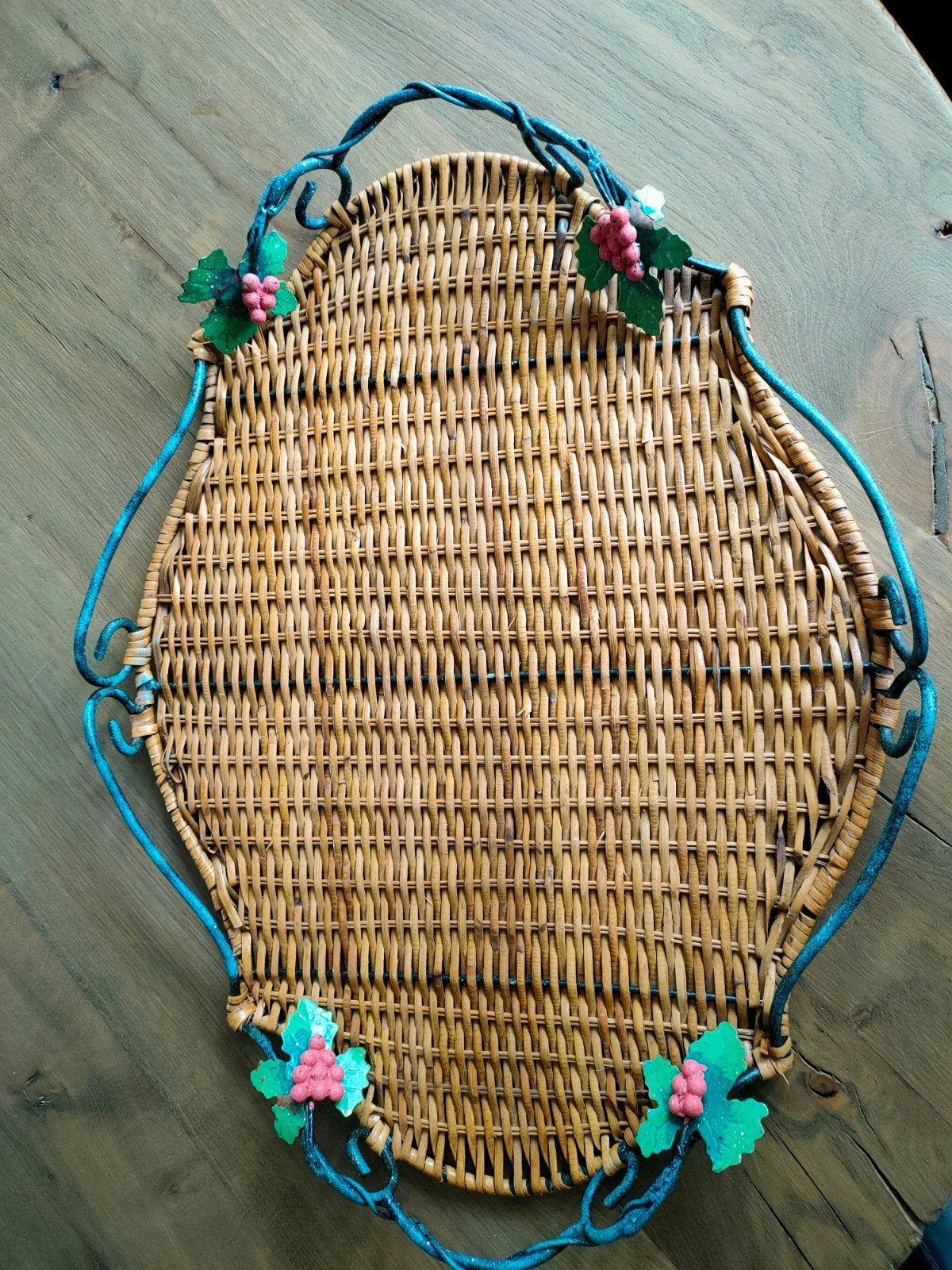 Vintage rotan dienblad, met metalen frame en druiven decora, Ophalen, Gebruikt, Riet, Dienblad