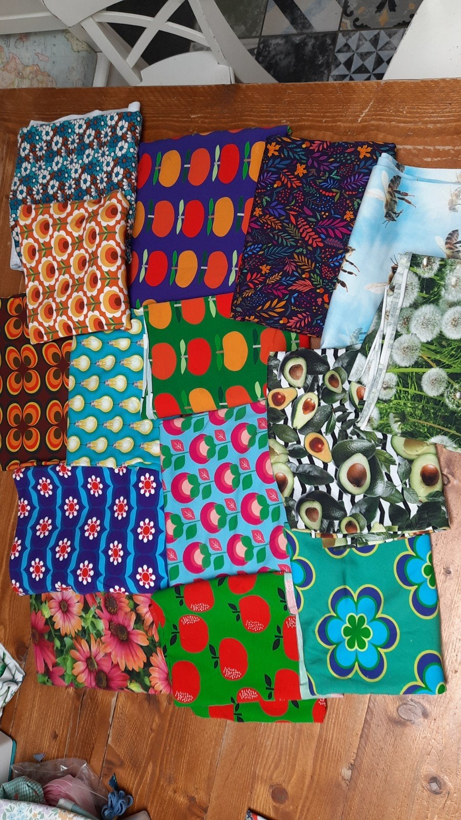 Groot stoffenpakket: jersey Retro prints en diverse stoffen, Overige materialen, Overige kleuren, 120 cm of meer, 200 cm of meer
