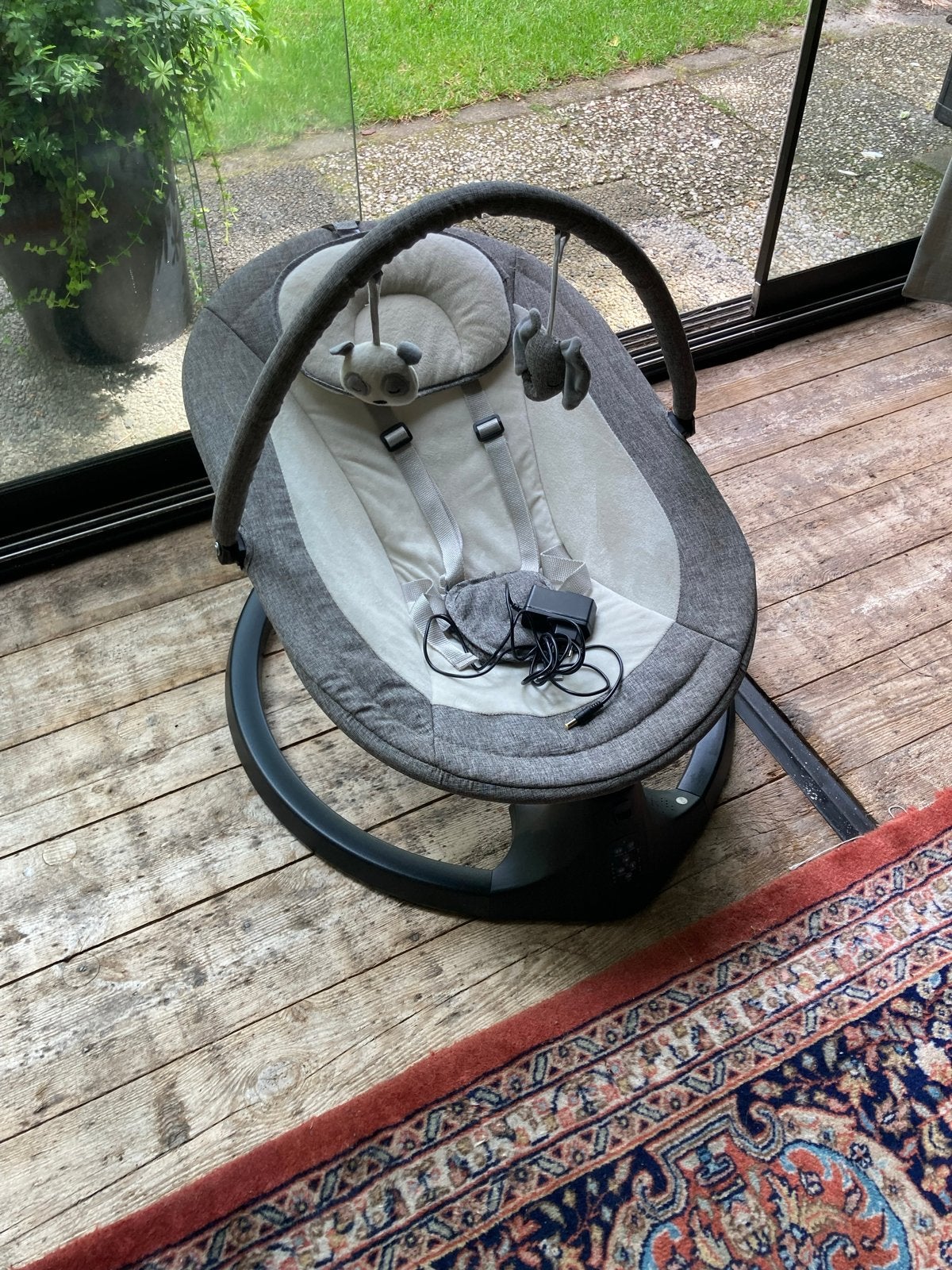 Comfortabele baby schommelstoel met muziek en timer, Ophalen, Zo goed als nieuw