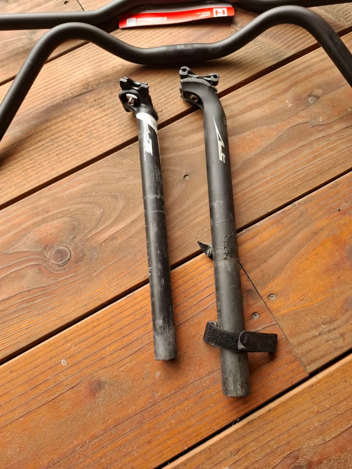 Diverse fietszadels zadelpennen, 2 sturen en zadeltasjes, Fietsen en Brommers, Gebruikt, Kunststof, Ophalen of Verzenden, Mountainbike
