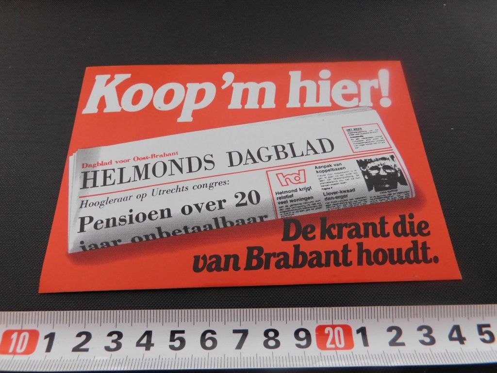 sticker Helmond Koop 'm hier Helmonds Dagblad, Ophalen of Verzenden, Zo goed als nieuw