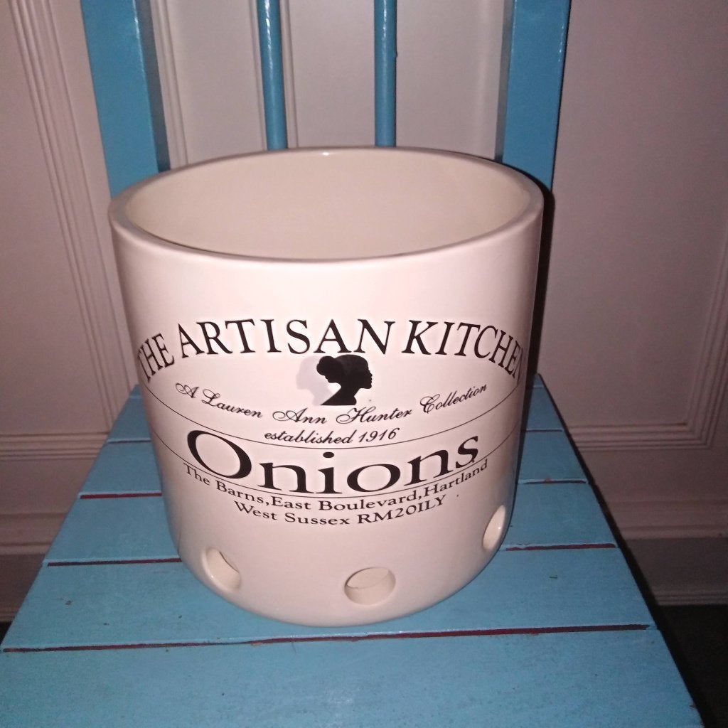 The Artisan Kitchen garlic en oinions pot zonder deksel, Huis en Inrichting, Ophalen, Gebruikt, Voorraadpot, Steen/keramiek