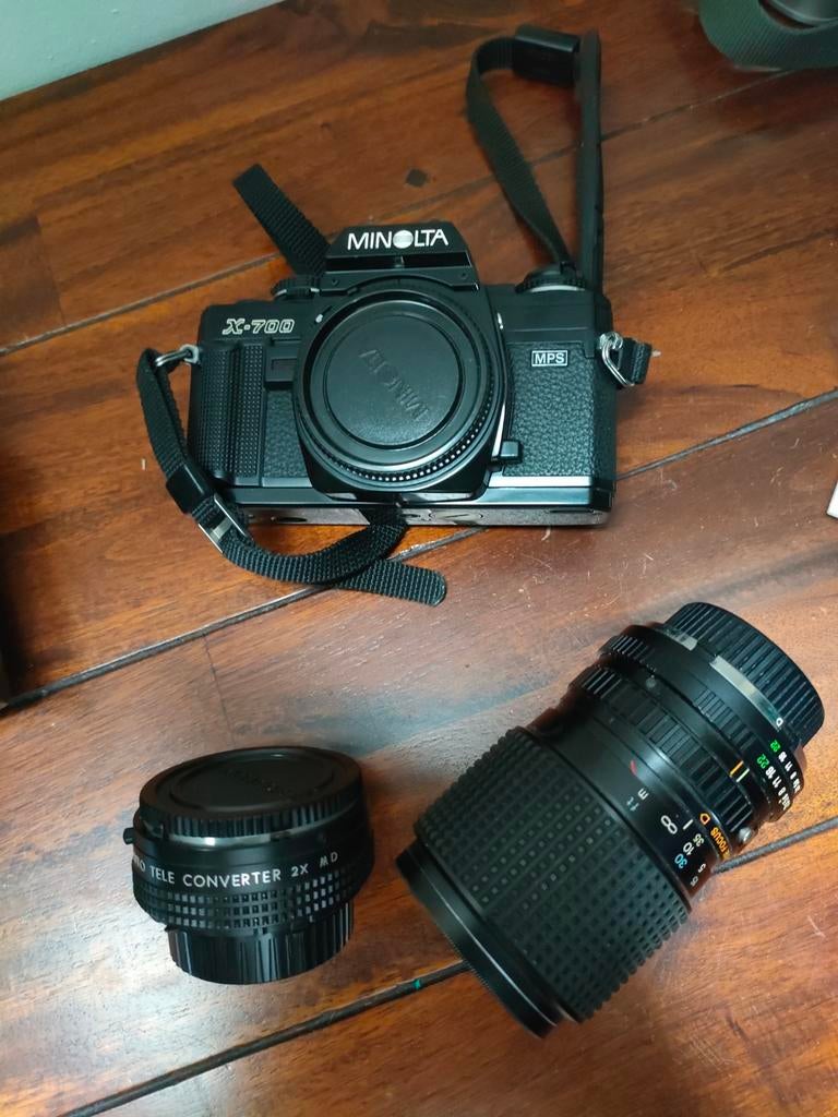 Minolta X-700 met lens en teleconverter, Audio, Tv en Foto, Fotocamera's Analoog, Ophalen of Verzenden