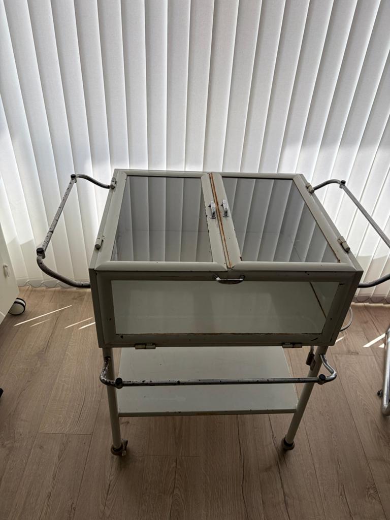 Vintage Medische Trolley, Huis en Inrichting, Kasten | Vitrinekasten, Ophalen, Gebruikt, 50 tot 100 cm, Minder dan 100 cm