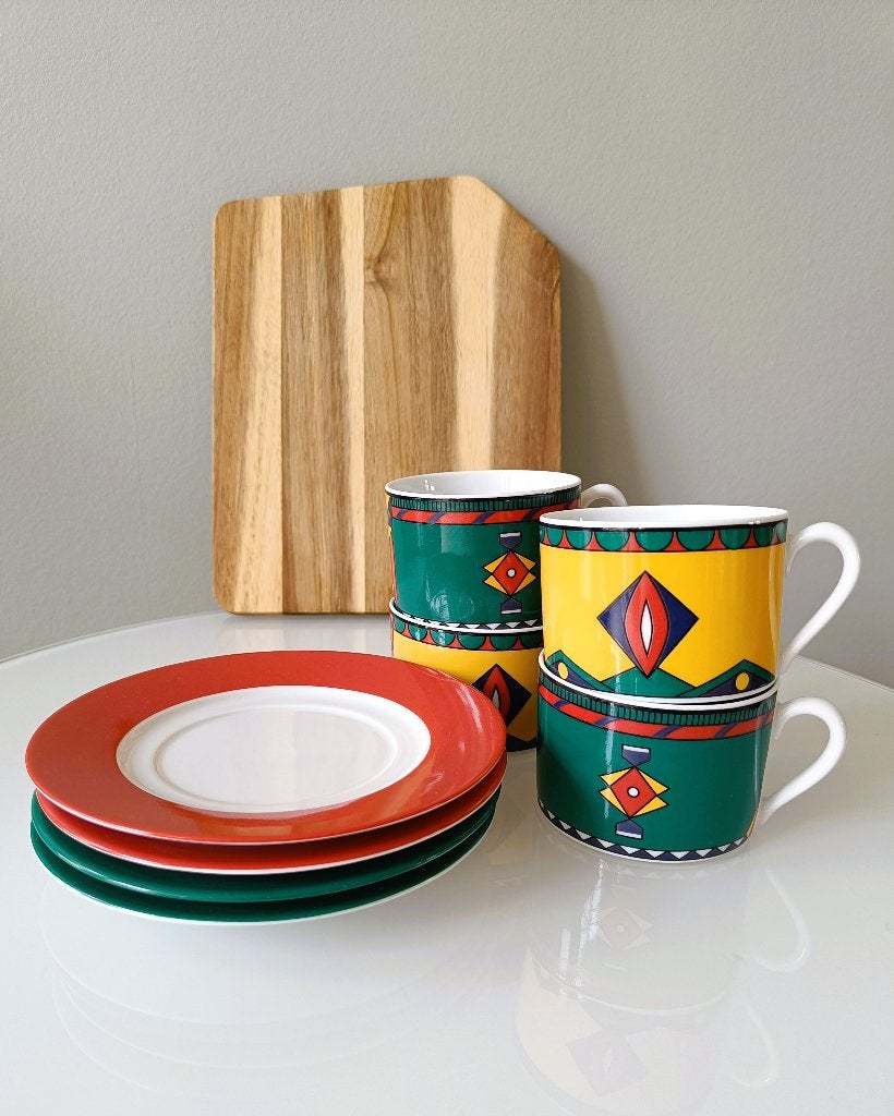 Kahla kleurrijke mokken met schotels, Overige merken, Vintage, Ophalen of Verzenden, Zo goed als nieuw