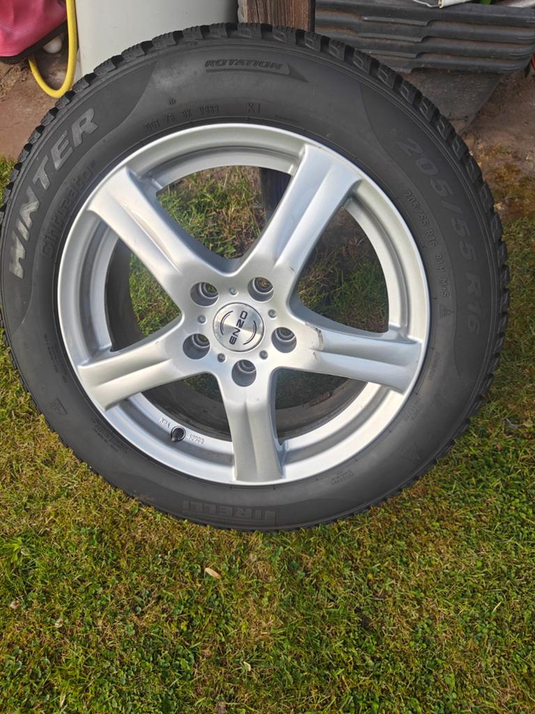 Pirelli Winterbanden op Enzo velgen 205/55 R16 5x112, Ophalen