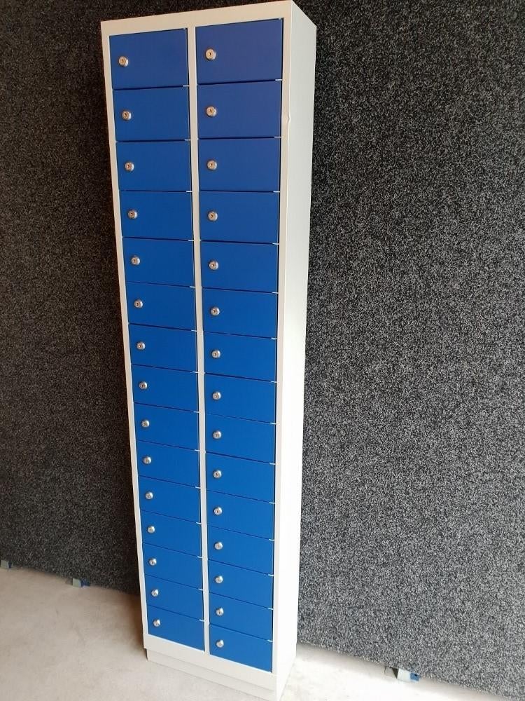 Mini Locker met 30 kluisjes (refurbished), Ophalen, Info@alrecu.nl, Zo goed als nieuw, Graftermeerstraat 44-c (23131AC) Hoofddorp