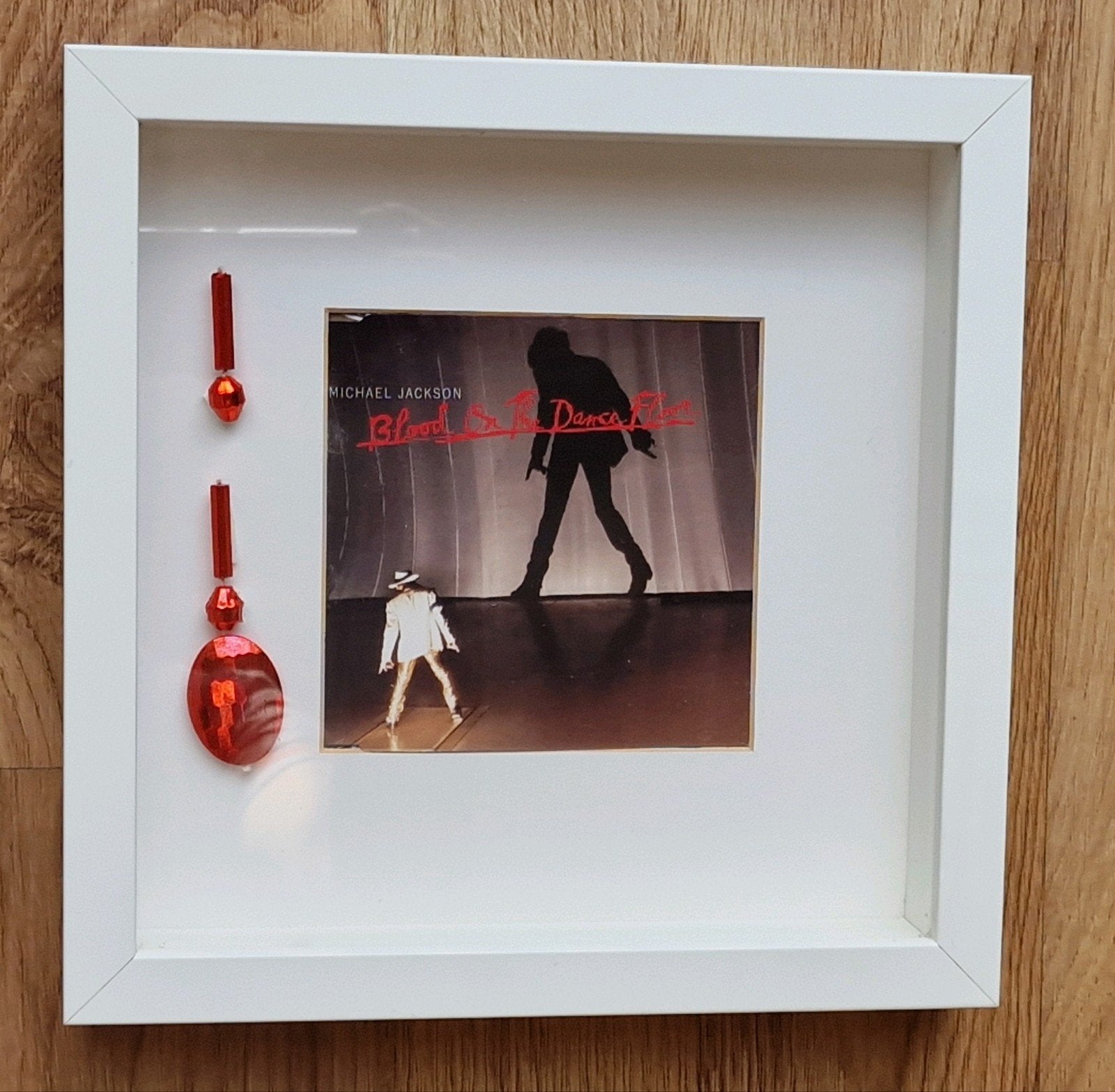 Michael Jackson Blood on the Dancefloor video prop + COA, Verzenden, Gebruikt, Gebruiksvoorwerp