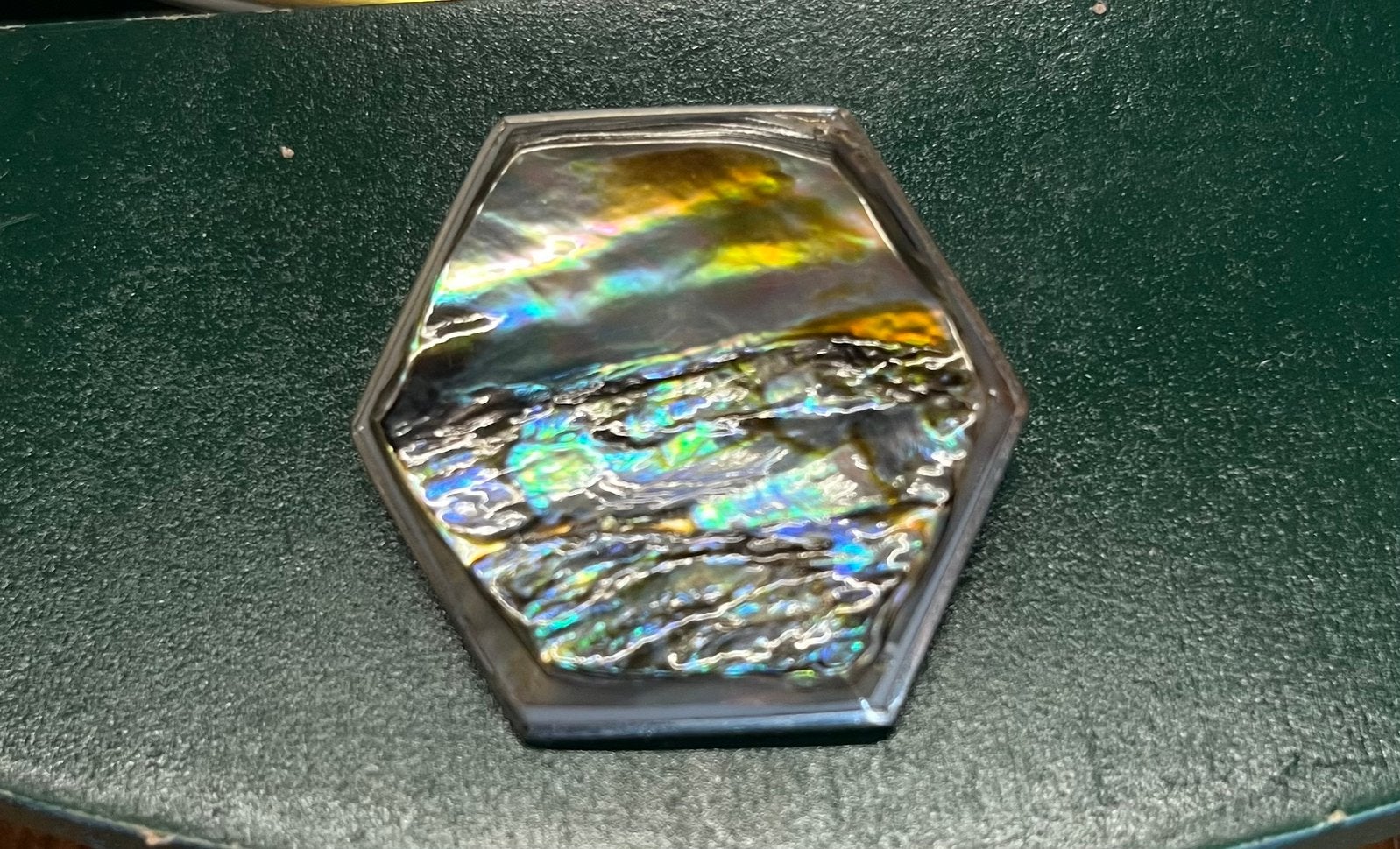 broche alpacazilver met inleg van iriserende abalone schelp, Ophalen of Verzenden, Zo goed als nieuw