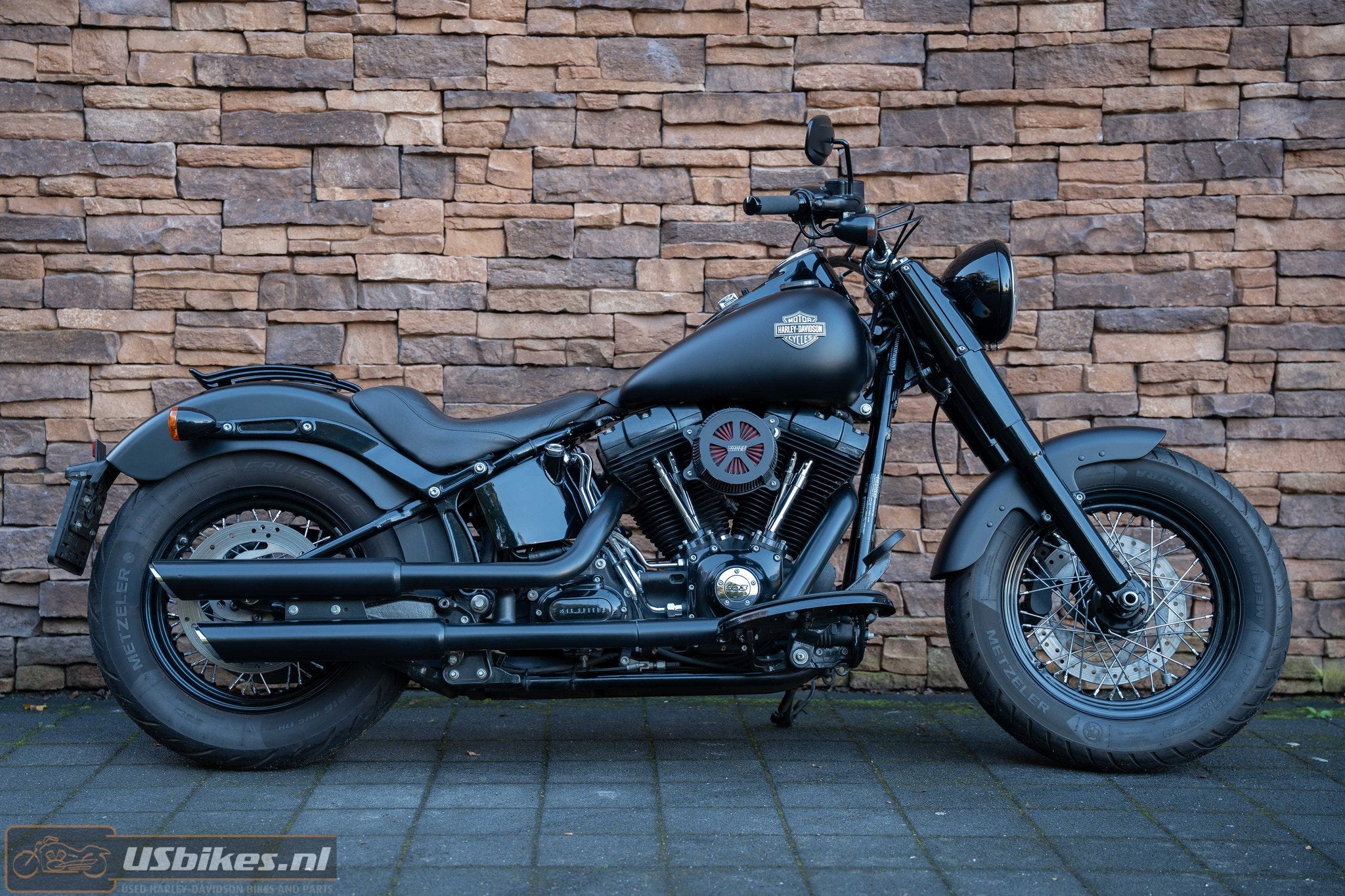 Harley-Davidson FLS Softail Slim 103 Blacked-out (bj 2015), Motoren, 1690 cc, Bedrijf, Harley--Davidson, Handgeschakeld