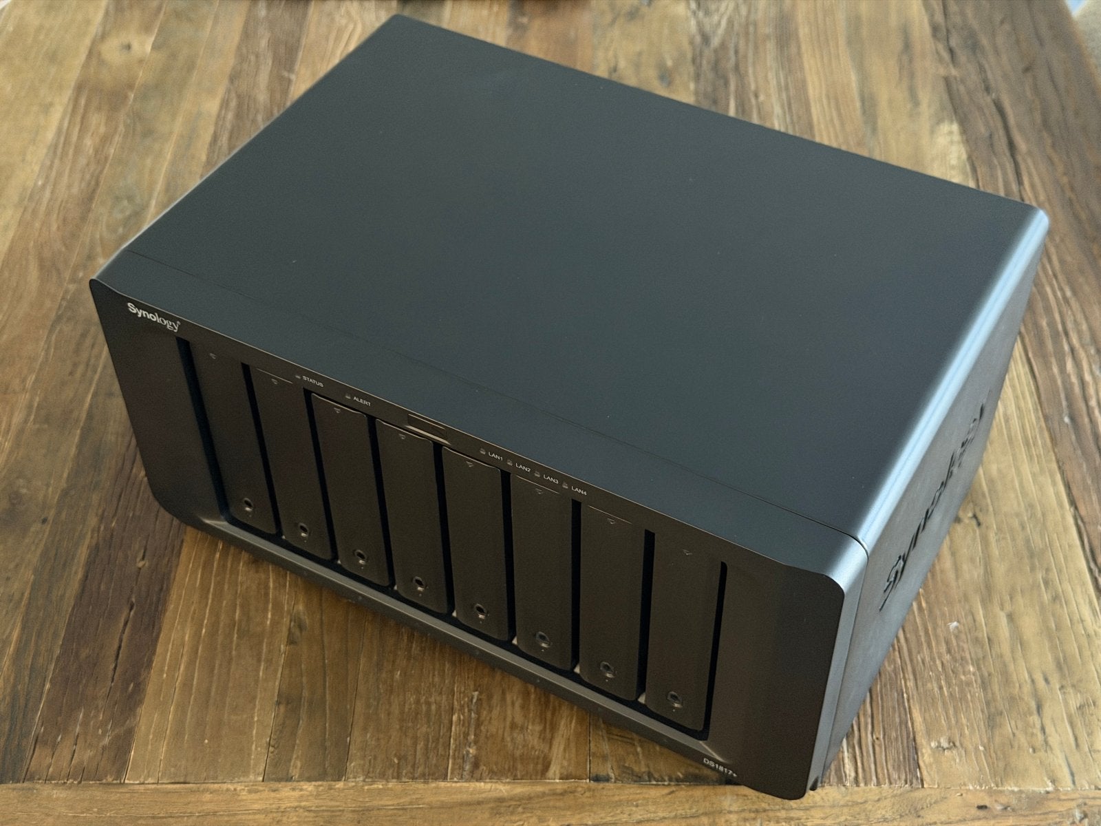 Synology DS1817+ met geheugen upgrade, Computers en Software, NAS, Ophalen of Verzenden, Zo goed als nieuw