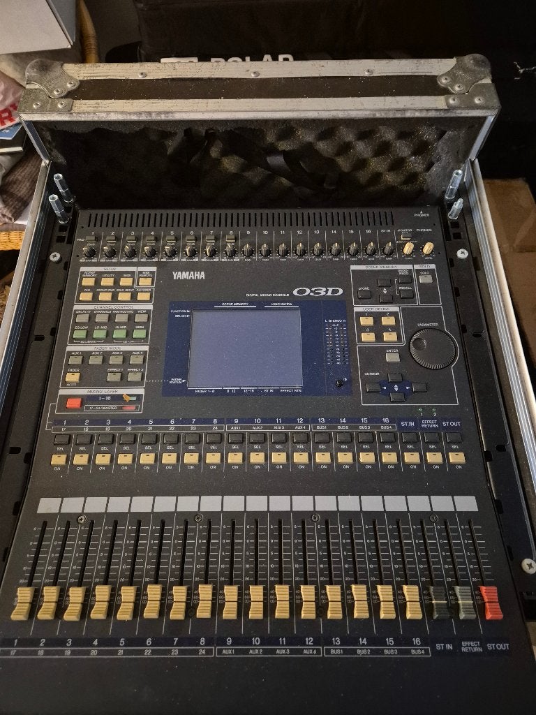 Yamaha O3D Digital Mixer + Flightcase - Werkend, Ophalen of Verzenden, Gebruikt, 20 kanalen of meer