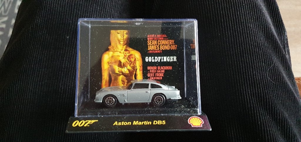 Modelauto uitgegeven door shell: Aston Martin DB5, Hobby en Vrije tijd, Modelauto's | Overige schalen, Ophalen of Verzenden, Nieuw
