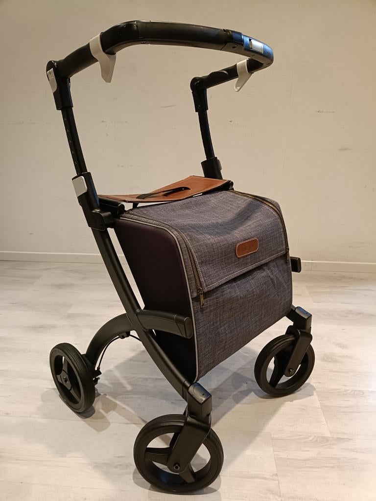 Rollz Flex2 lichtgewicht rollator incl Servicebeurt ZGAN, Diversen, Rollators, -, -, Ophalen of Verzenden, Zo goed als nieuw