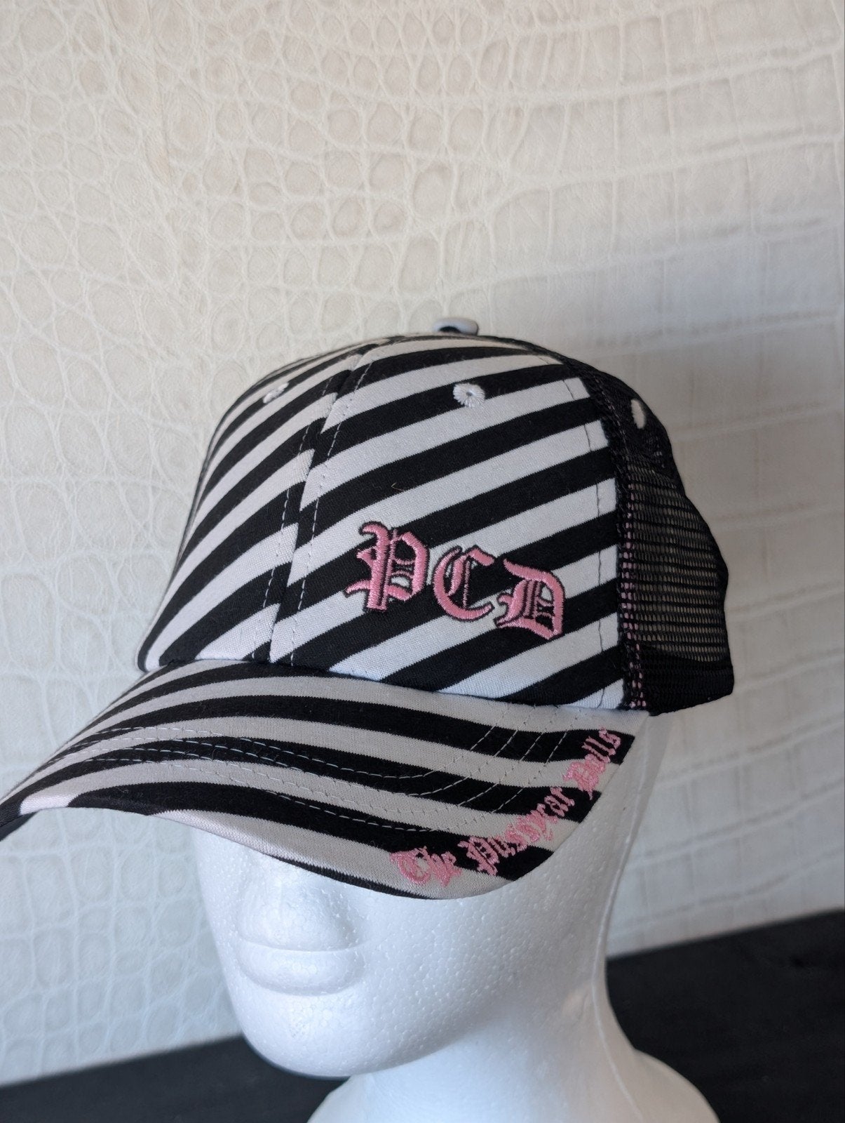 The Pussycat Dolls Trucker Cap - Zwart/Wit gestreept, Verzenden, Nieuw, Pet, Bio-Domes Headgear