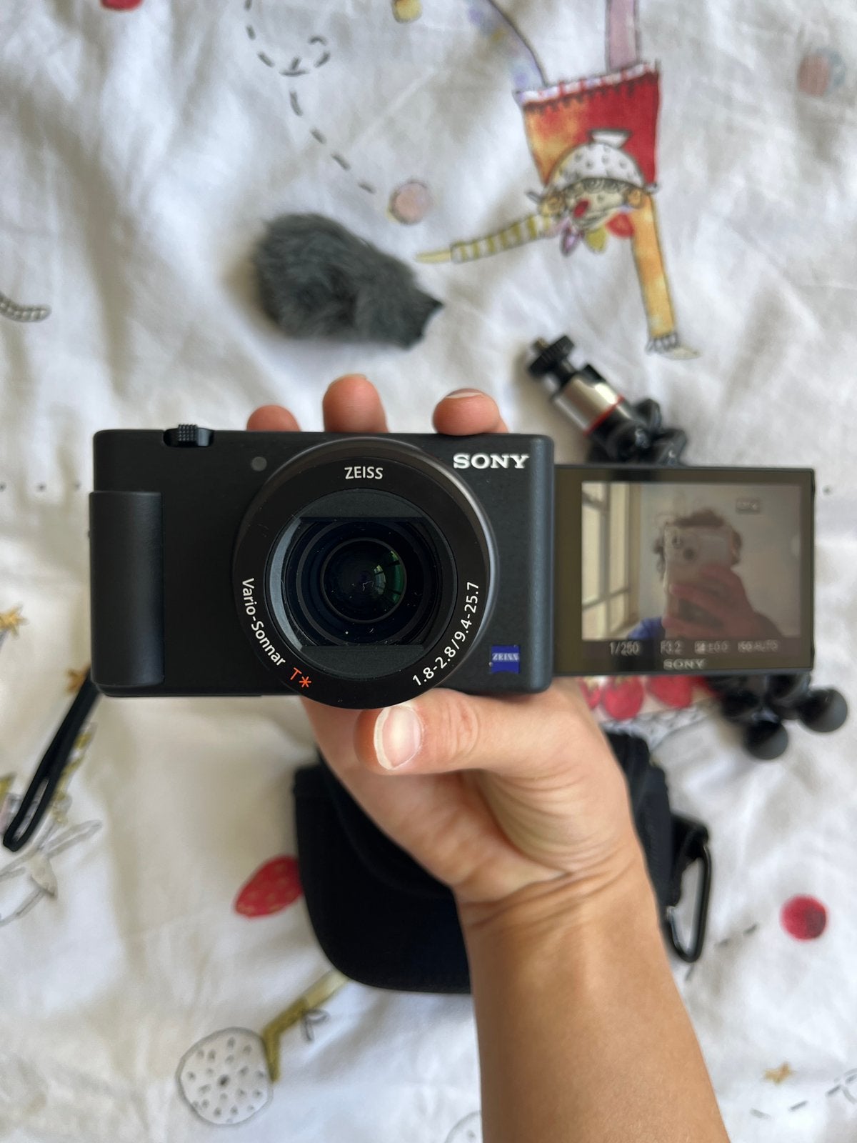 Sony ZV-1 + 128gb SD card, Joby Tripod, Case, Audio, Tv en Foto, Fotocamera's Digitaal, Ophalen, Geheugenkaart, Zo goed als nieuw