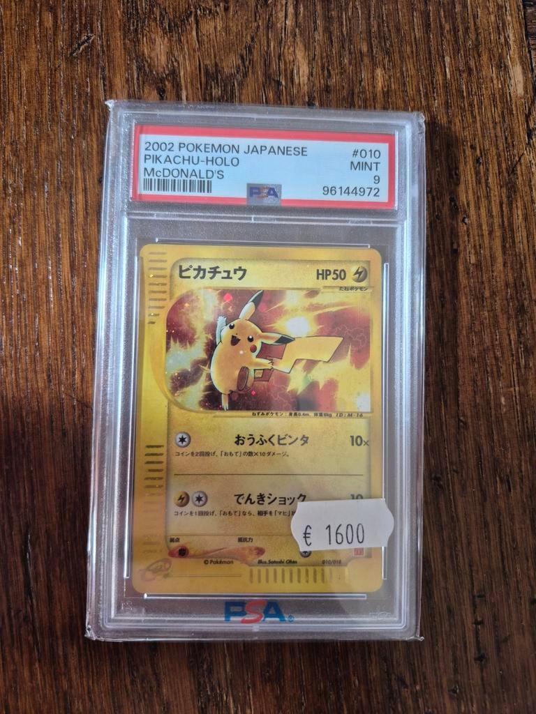 Pikachu Holo McDonald's #010 PSA 9 Pokémon Kaart, Ophalen of Verzenden, Zo goed als nieuw, Losse kaart, Foil