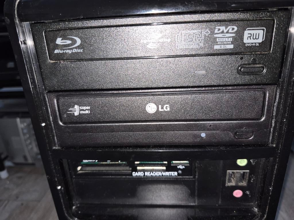 Acer Desktop AMD Athlon X4, Windows 10 Pro, Blu-ray, Gebruikt, AMD Athlon (tm) 11x4 645, Ophalen of Verzenden, Met videokaart