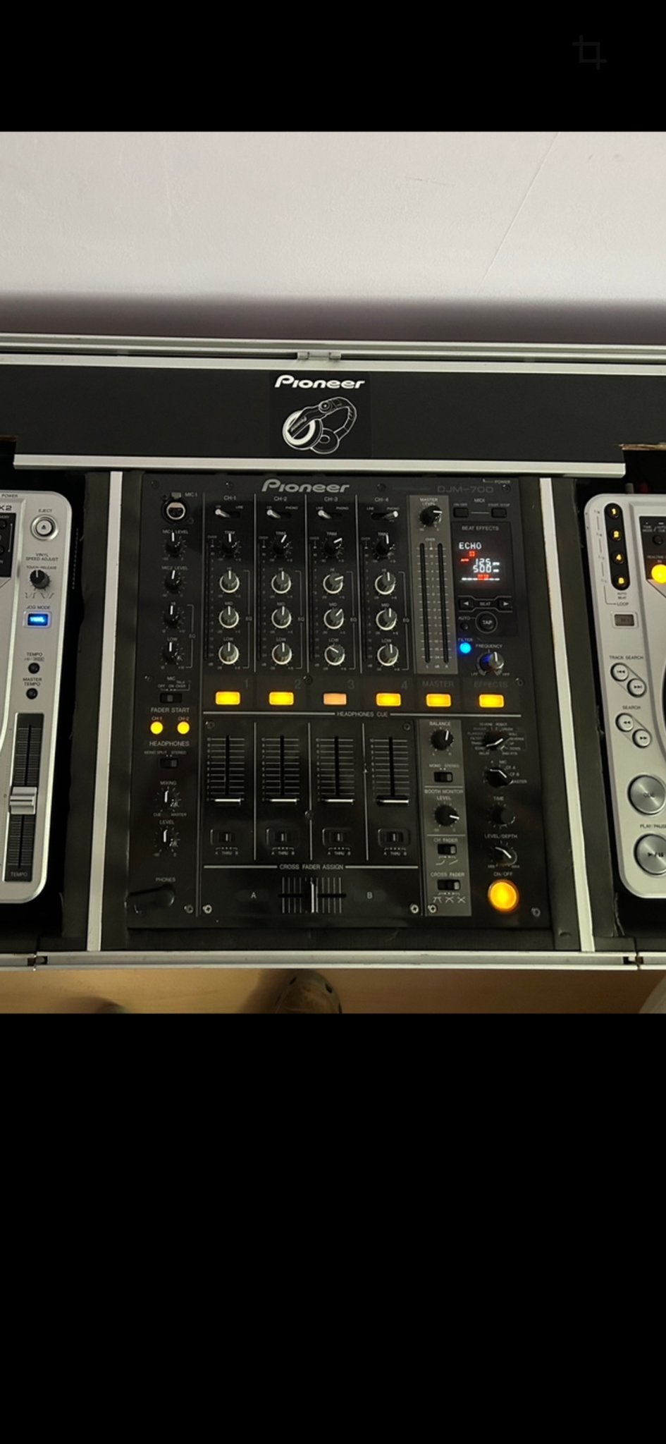 Foto 4 van Pioneer DJM-700 DJ-mixer - Zo goed als nieuw