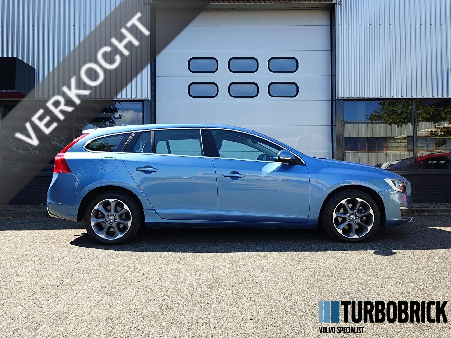 Volvo V60 1.6 T3 Automaat|Clima|Cruise|Trekhaak|MY2014|Deale, Gebruikt, Zwart, 4 cilinders, 150 pk