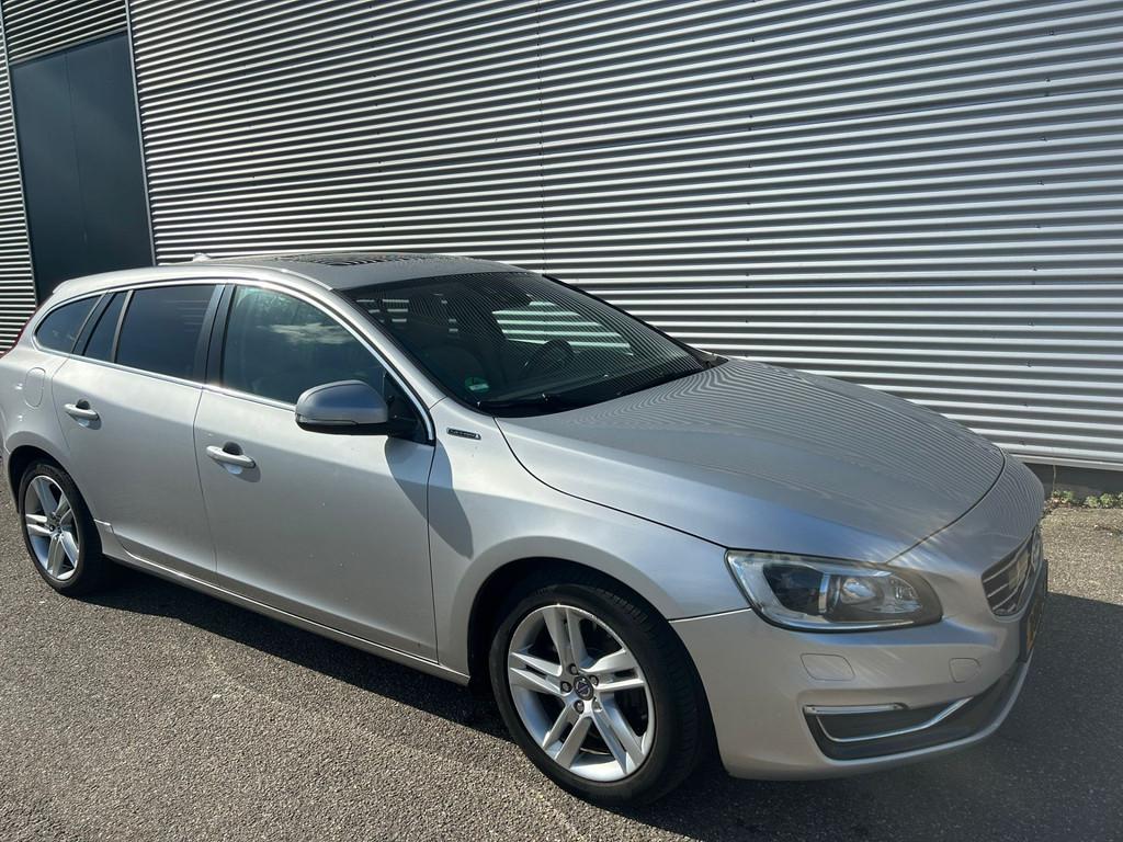 Volvo V60 2.4 D6 AWD Plug-In Hybrid Summum | SCHUIFDAK | WIN, Auto's, Volvo, Automaat, Beige, 68 pk, Vierwielaandrijving
