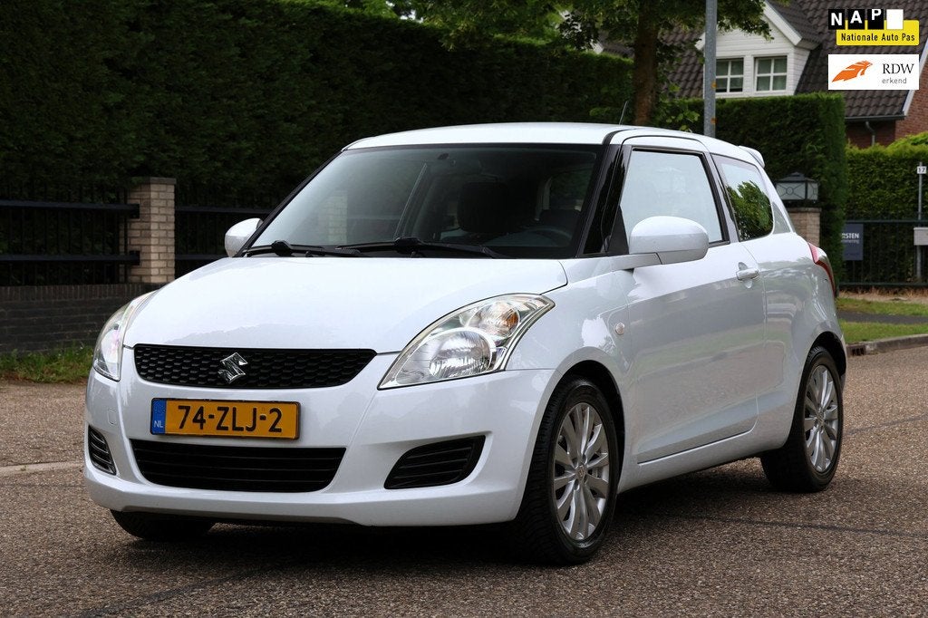 Suzuki Swift 1.2 Bandit EASSS | AIRCO | CRUISE | TREKHAAK |, Voorwielaandrijving, Gebruikt, Stoelverwarming, 400 kg