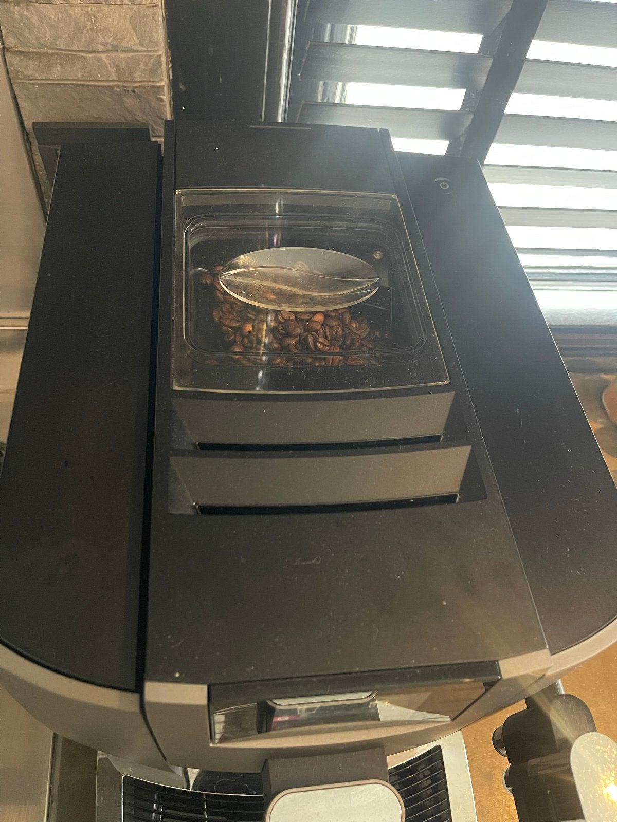 Jura E8 koffiemachine met touchscreen, gekocht in 2021, Ophalen, Gebruikt, 10 kopjes of meer, Koffiemachine