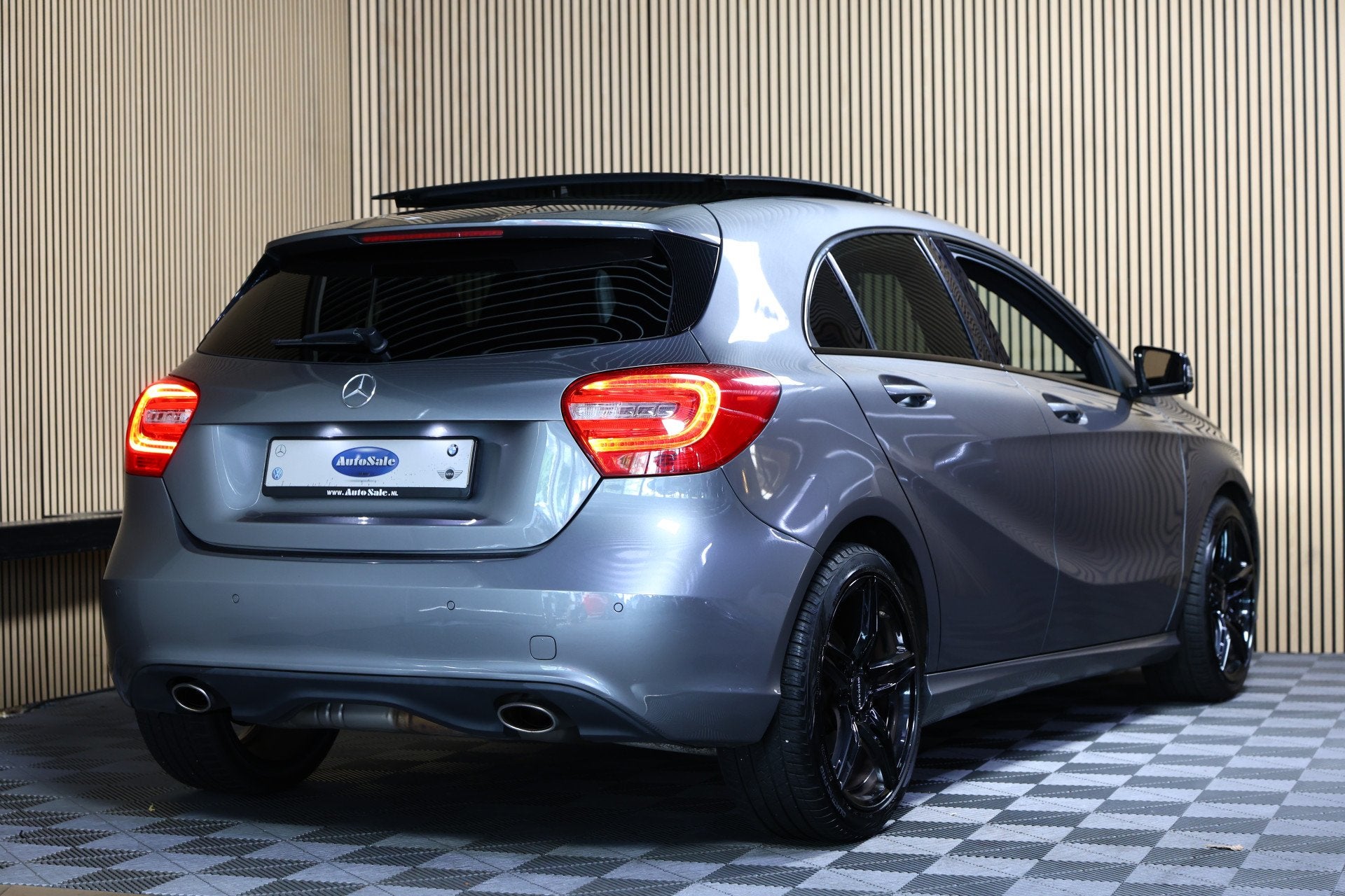Mercedes-Benz A-Klasse 200 AMG Look PANORAMA NAVI AIRCO STOE, Gebruikt, Leder en Stof, 1595 cc, Bedrijf