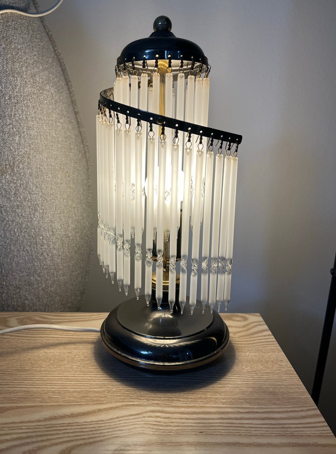 Vintage Hollywood Regency Spiraal Tafellamp met Opaal Glas, Antiek en Kunst, Ophalen of Verzenden