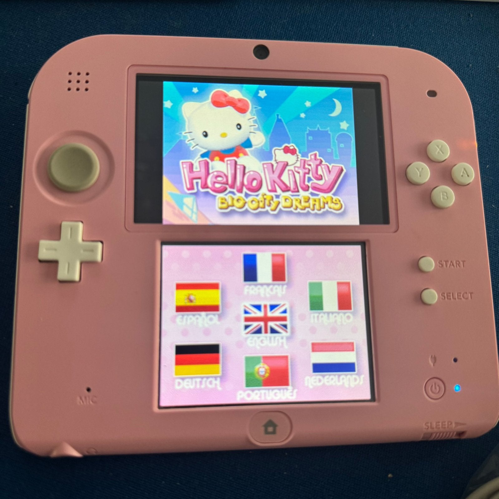 Nintendo 2DS roze + 64 GB, stylus, oplader - Games Optioneel, Spelcomputers en Games, Met games, 2DS, Ophalen of Verzenden, Zo goed als nieuw