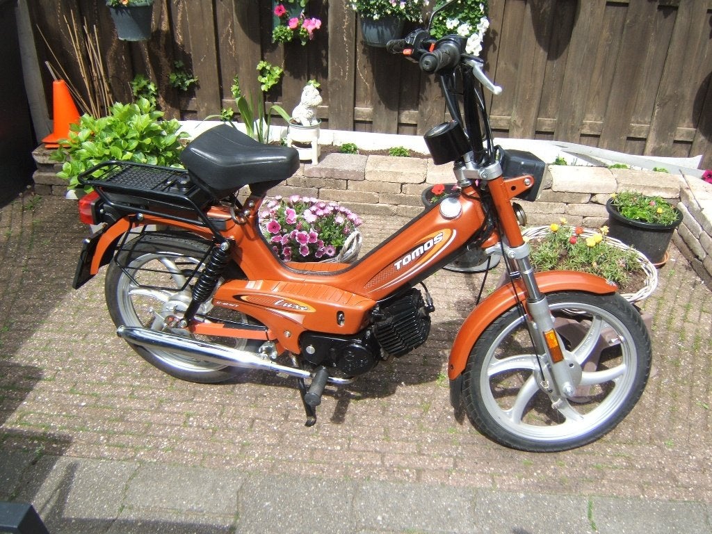 Tomos de luxe van 2015 km stand 850, Fietsen en Brommers, Brommers | Tomos, Ophalen, Overige modellen, Zo goed als nieuw, Maximaal 25 km/u