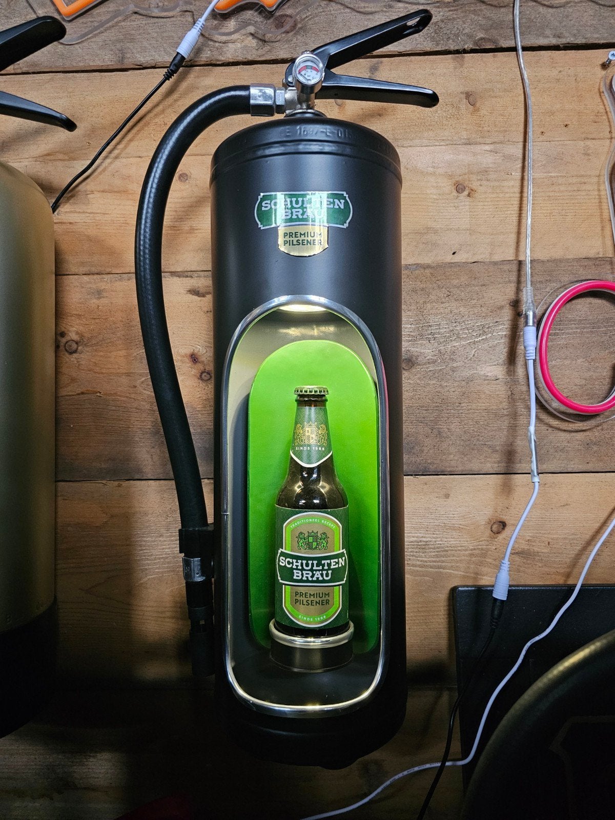 Mooie SCHULTENBRAU brandblusser met ledverlichting, Verzamelen, Ophalen of Verzenden, Nieuw, Overige typen, Overige merken