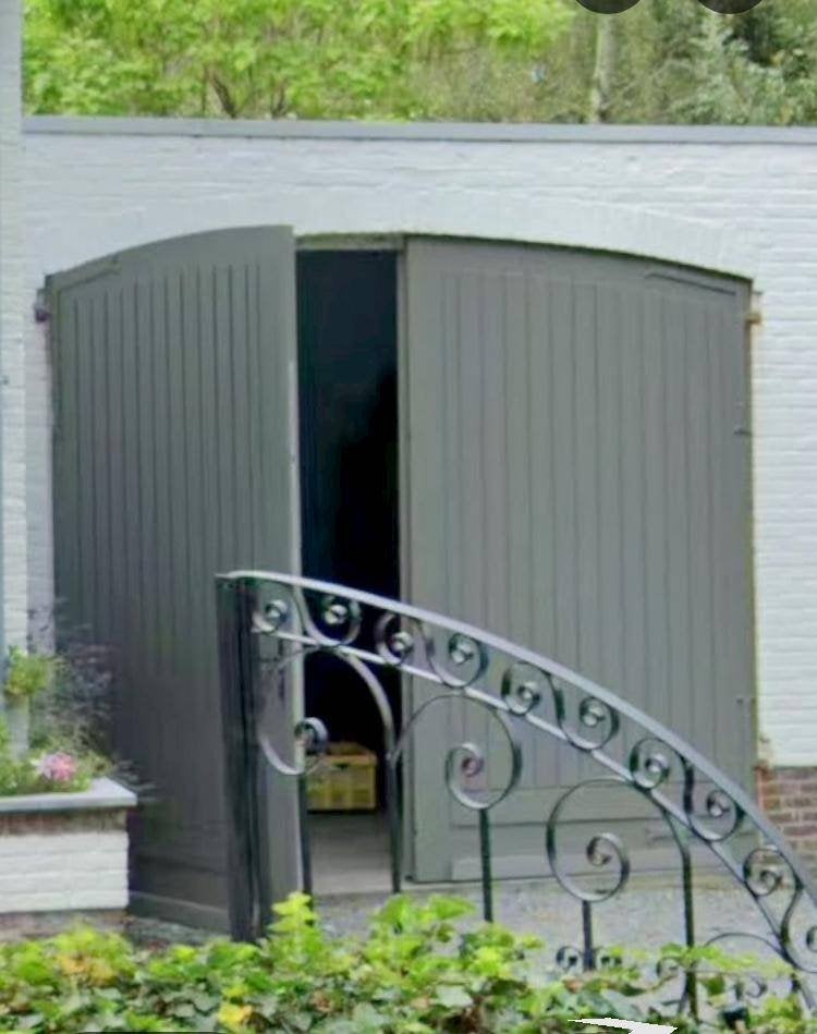 mooi grote garagepoort of toeganspoort, Doe-het-zelf en Verbouw, Deuren en Horren, Ophalen, 120 cm of meer, Garagedeur, 215 cm of meer