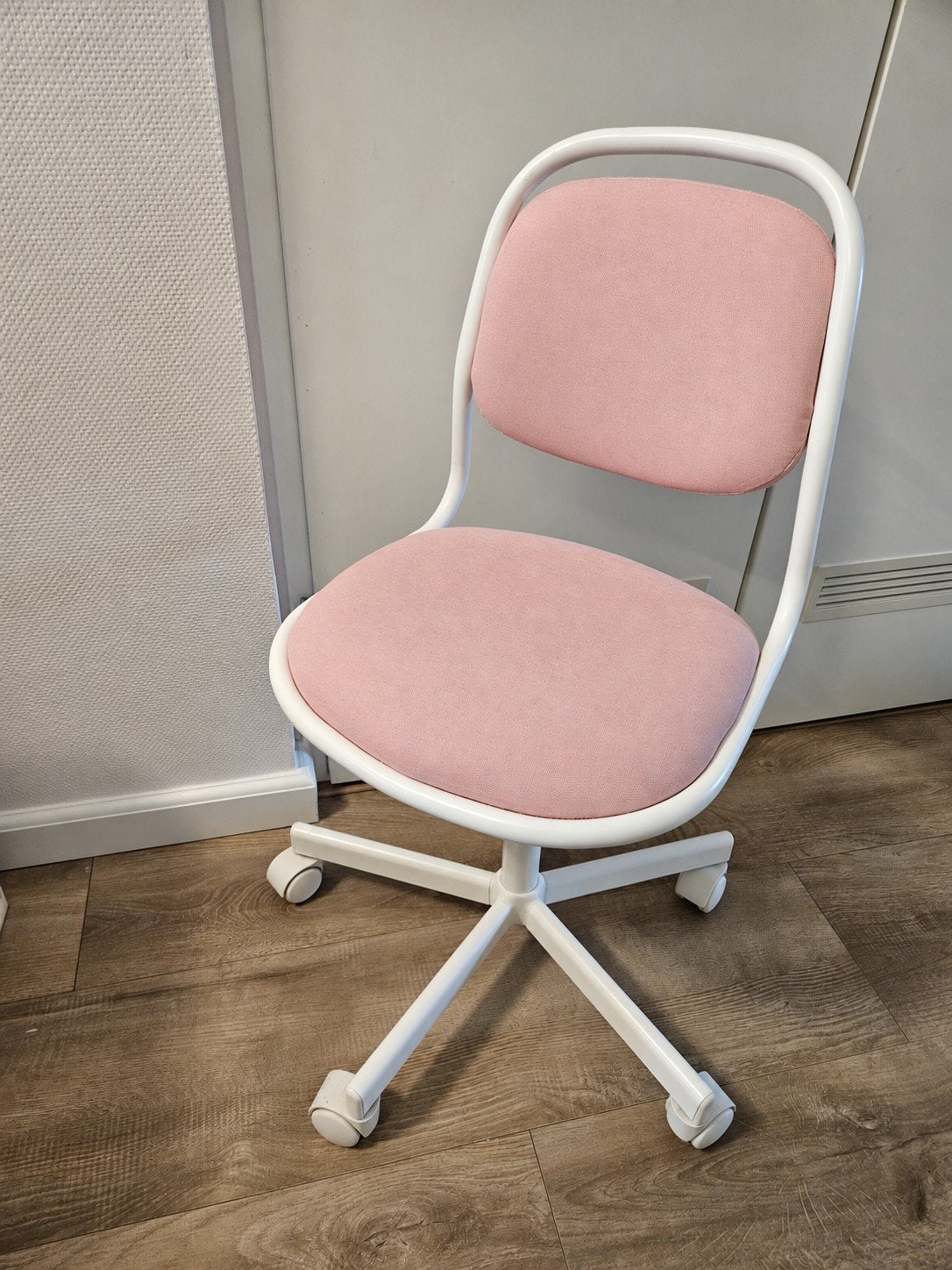 ÖRFJÄLL Kinderbureaustoel, wit/Vissle roze, Huis en Inrichting, Ophalen, Roze