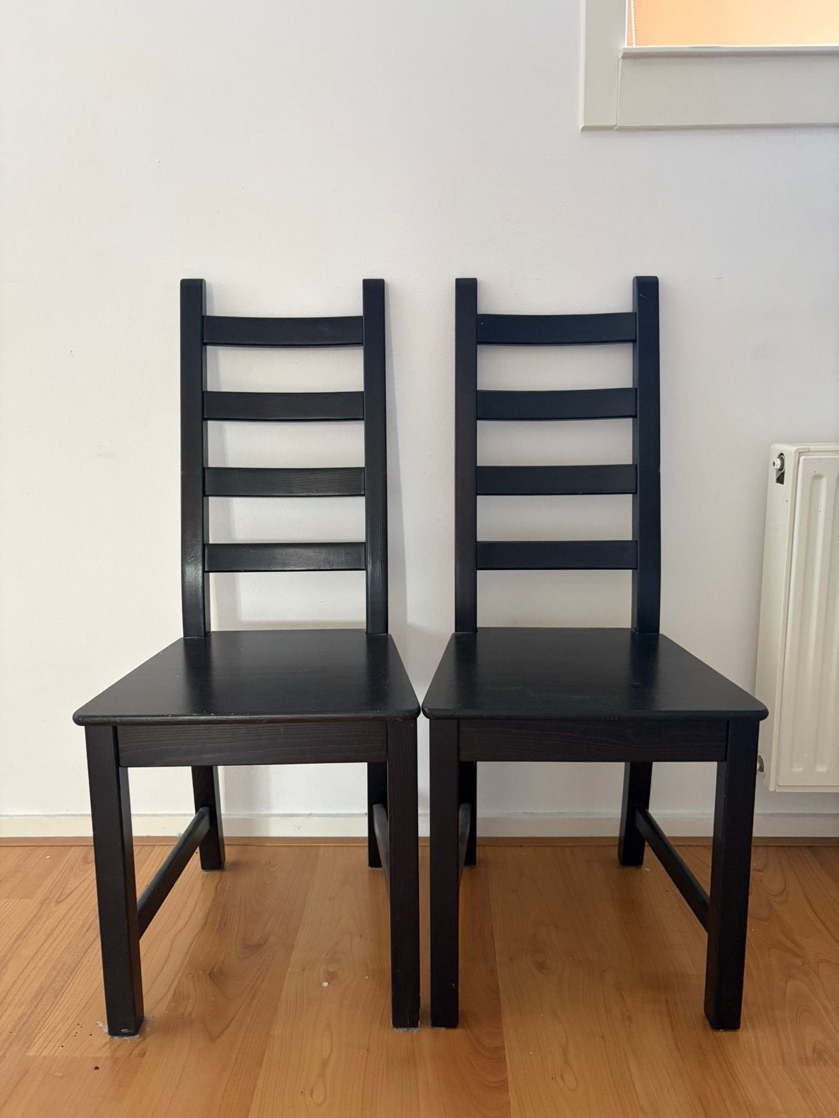 Chairs, Ophalen, Zo goed als nieuw, Twee