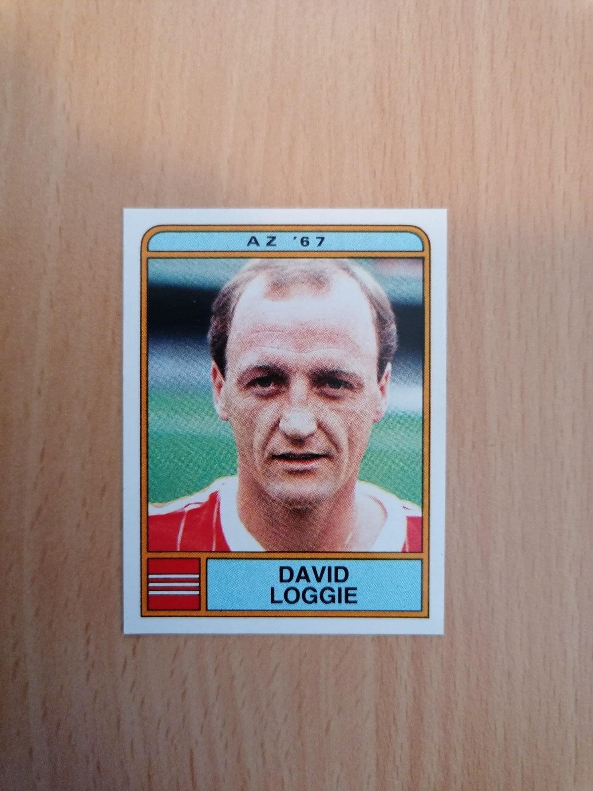 Panini Voetbal 84 #37 David Loggie-AZ'67., Verzamelen, Ophalen of Verzenden, Zo goed als nieuw, AZ, Poster, Plaatje of Sticker
