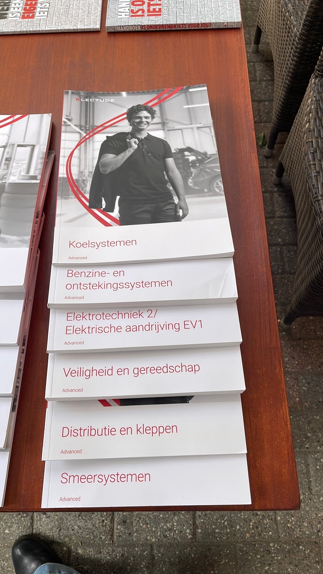 Technisch specialist voertuigen niveau 4 mbo, Ophalen of Verzenden, Beta, Zo goed als nieuw, MBO