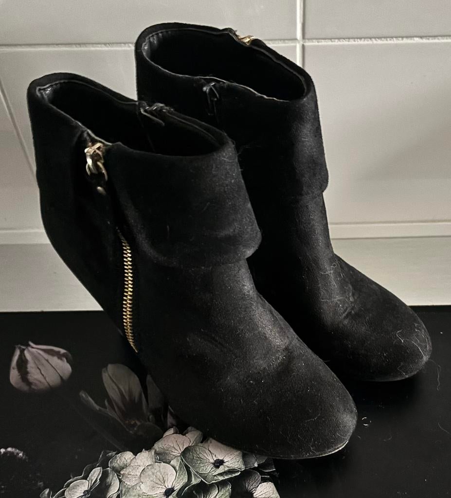Nieuwe Zwarten enkel laarsjes, Kleding | Dames, Ophalen of Verzenden, Nieuw, Zwart