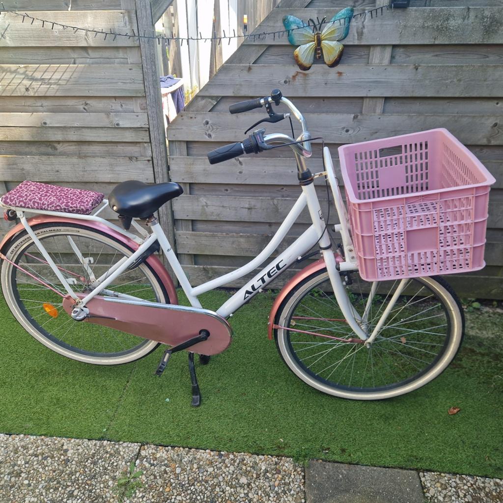 28 inch fiets met slot, mand en bagagedrager kussentje, Ophalen of Verzenden, Gebruikt, Velgrem, Overige merken