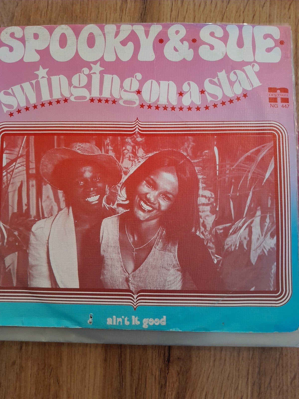Spooky sue 7 inch swinging on a star, Ophalen of Verzenden, Zo goed als nieuw, Pop