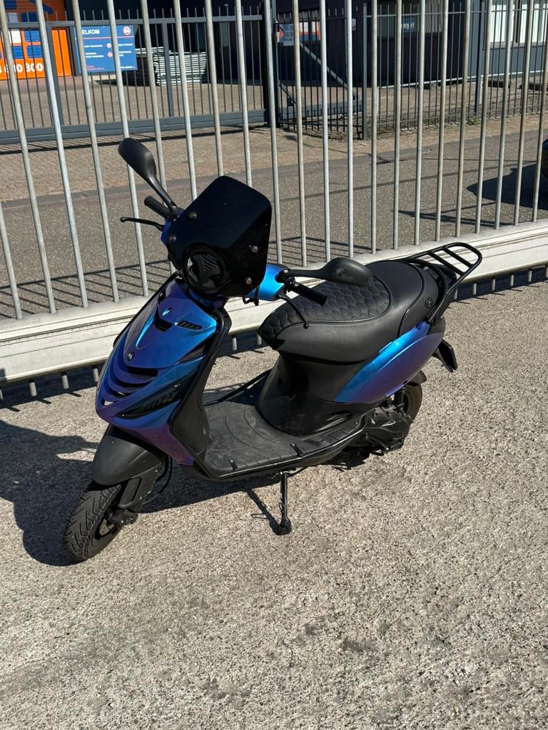 Piaggio Zip 2005  DR70, Fietsen en Brommers, Scooters | Piaggio, Zo goed als nieuw, Zip, Benzine, Ophalen