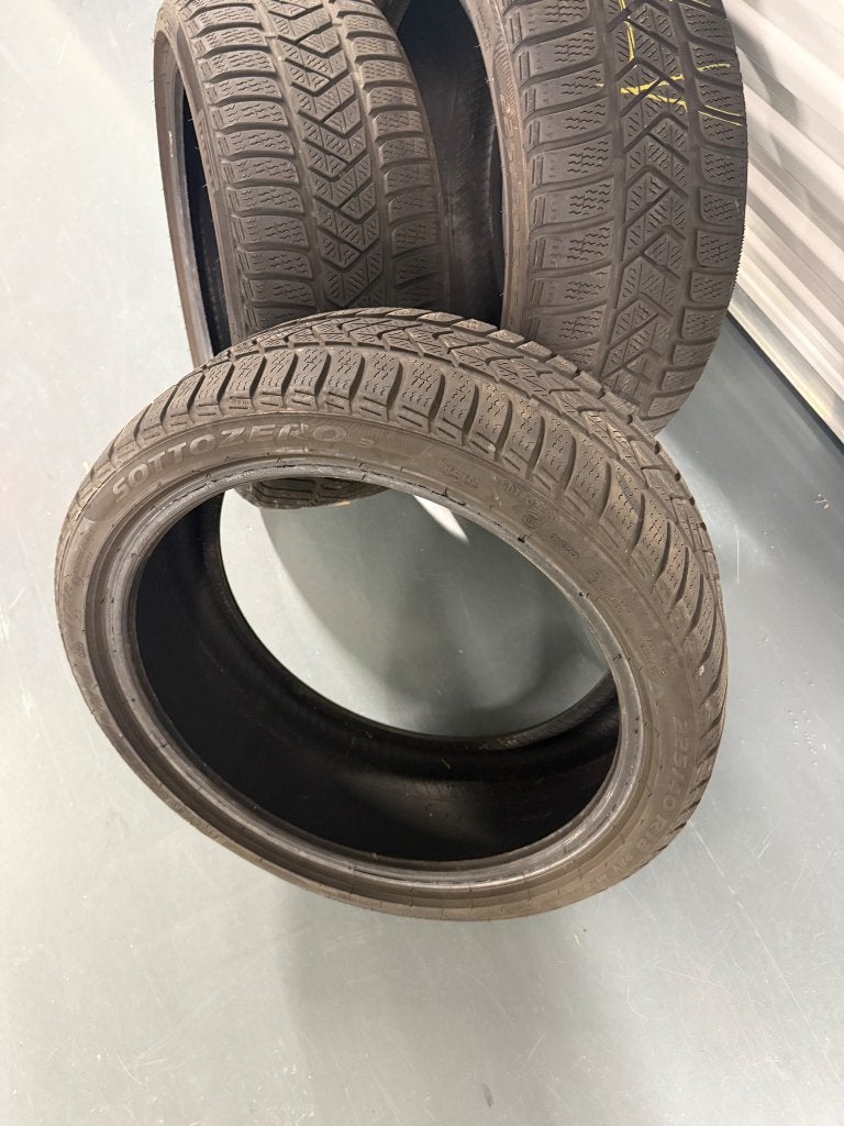 Winter Banden pirelli 225/40/18  en n’fera banden 225/55/18, Ophalen, 18 inch, Nieuw, Winterbanden