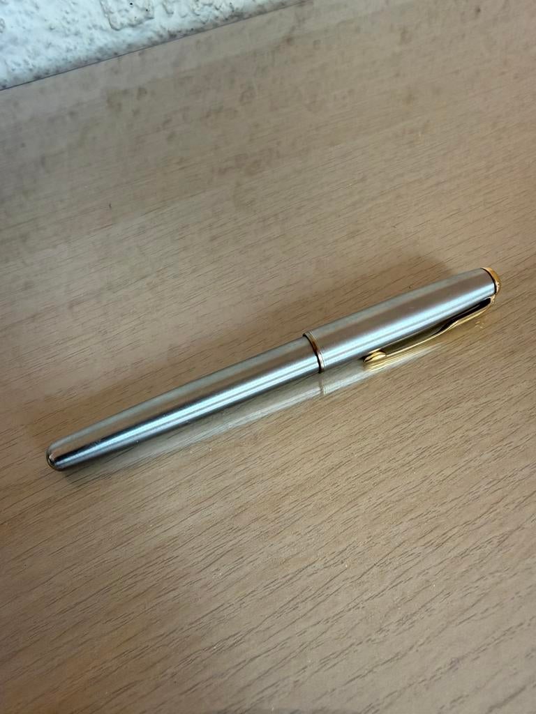 Parker vulpen France M als nieuw, Verzamelen, Pennenverzamelingen, Ophalen of Verzenden, Zo goed als nieuw, Vulpen, Parker