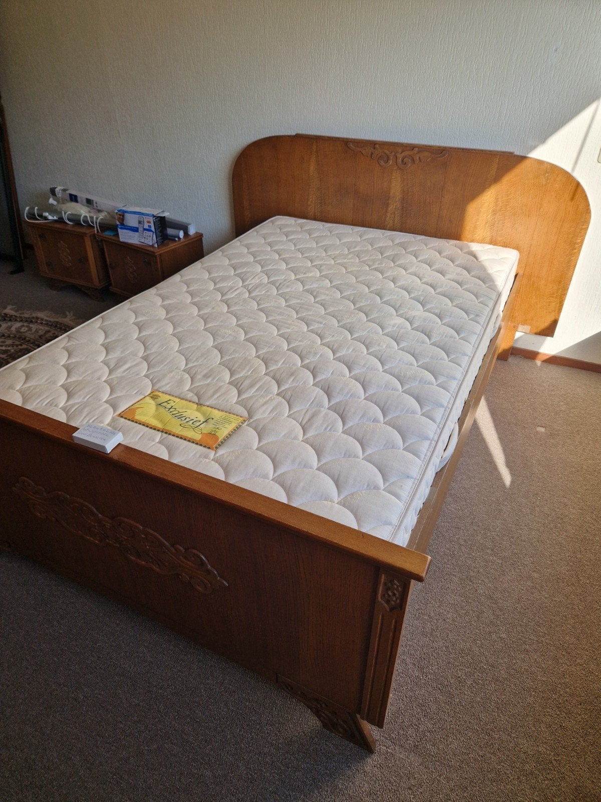 MOET WEG! Vintage houten bed 120x190 met matras en nachtkas, Huis en Inrichting, Slaapkamer | Bedden, Ophalen, Gebruikt, Bruin