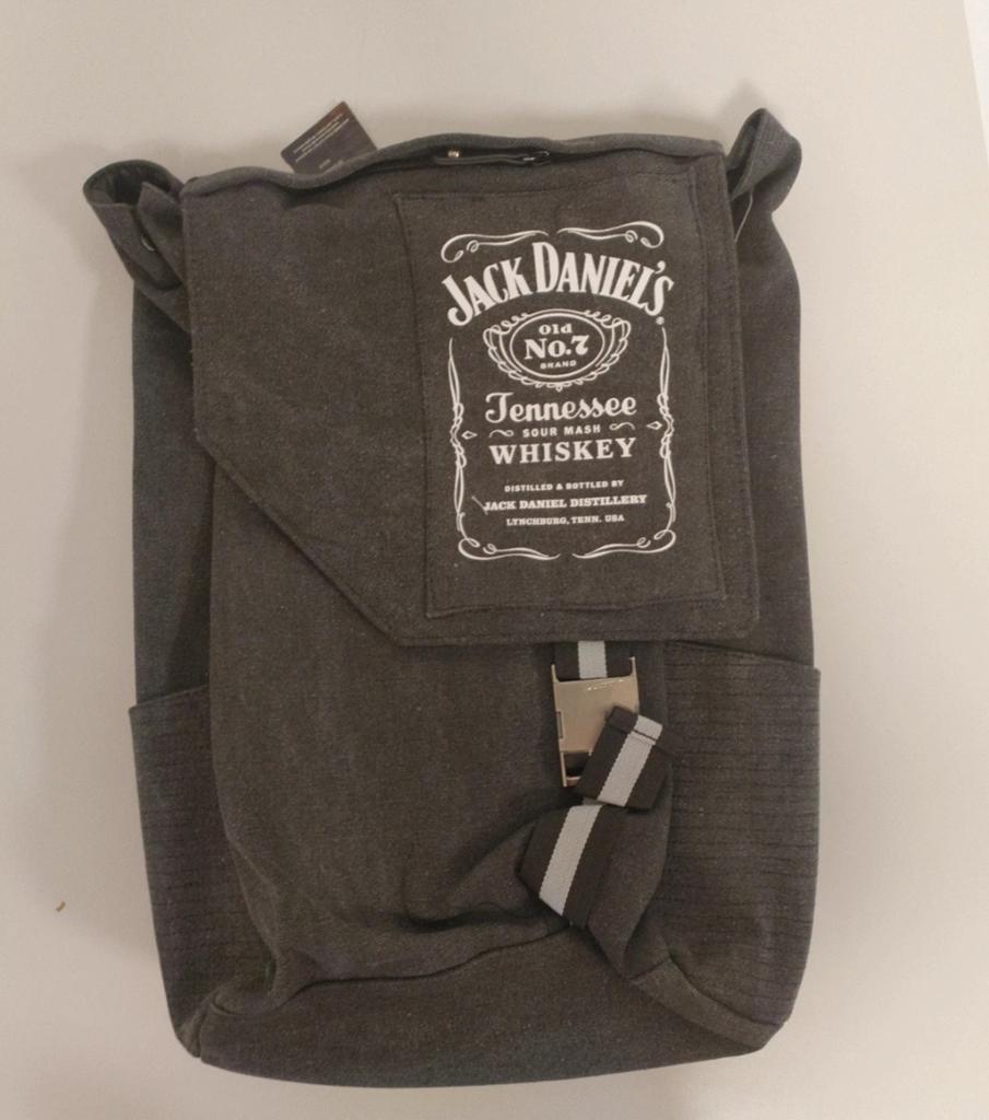 Jack Daniels rugtas.  Bijna gratis !! Nieuw in verpakking, Ophalen, Nieuw, Overige merken, 30 tot 45 cm
