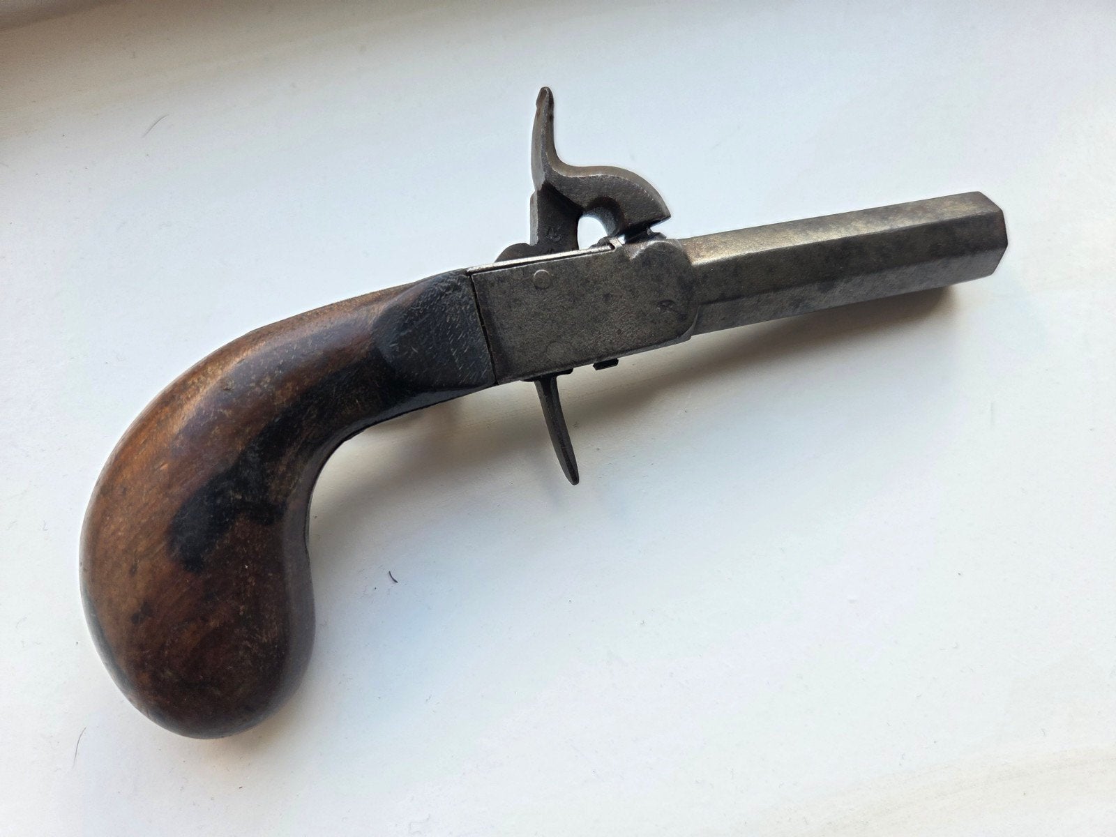Antiek percussie zakpistool met houten handvat voor 1870, Ophalen of Verzenden, Overige soorten, Overige gebieden, Overige typen