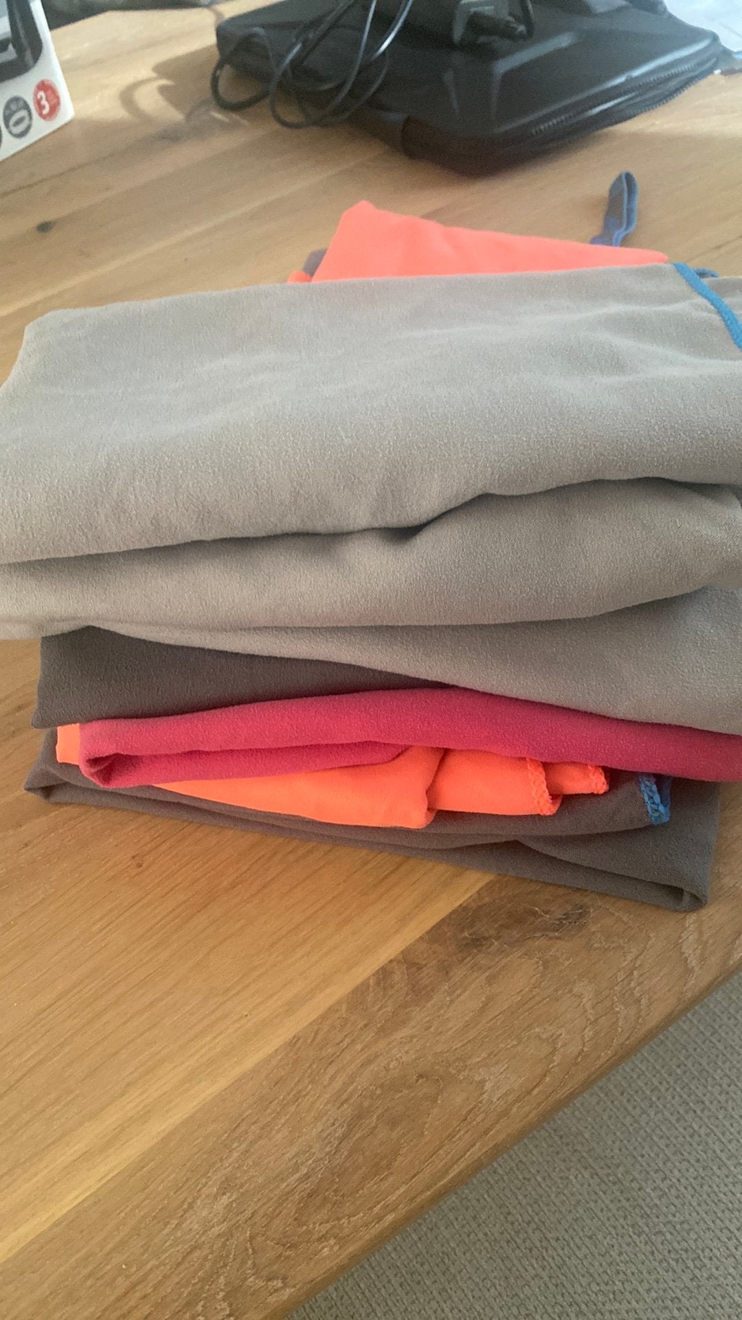 Sneldrogende handoeken 9x camping, Ophalen of Verzenden, Zo goed als nieuw, Meerkleurig, Handdoek
