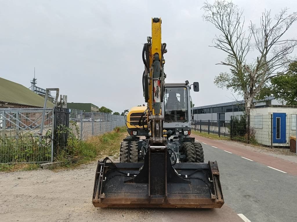 Neuson ew100 11 ton exacvator bagger graamachine mobile, Zakelijke goederen, Machines en Bouw | Kranen en Graafmachines, Graafmachine