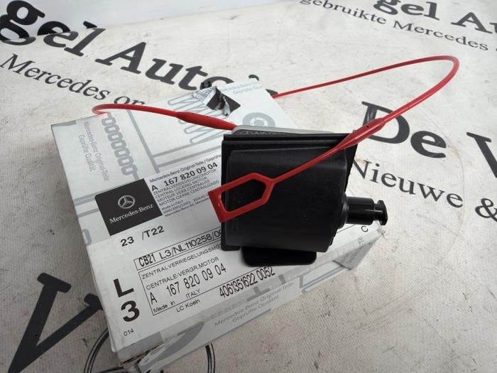 Tankklep Vergrendelingsmotor van een Mercedes GLE, -, Nieuw, Ophalen of Verzenden, -