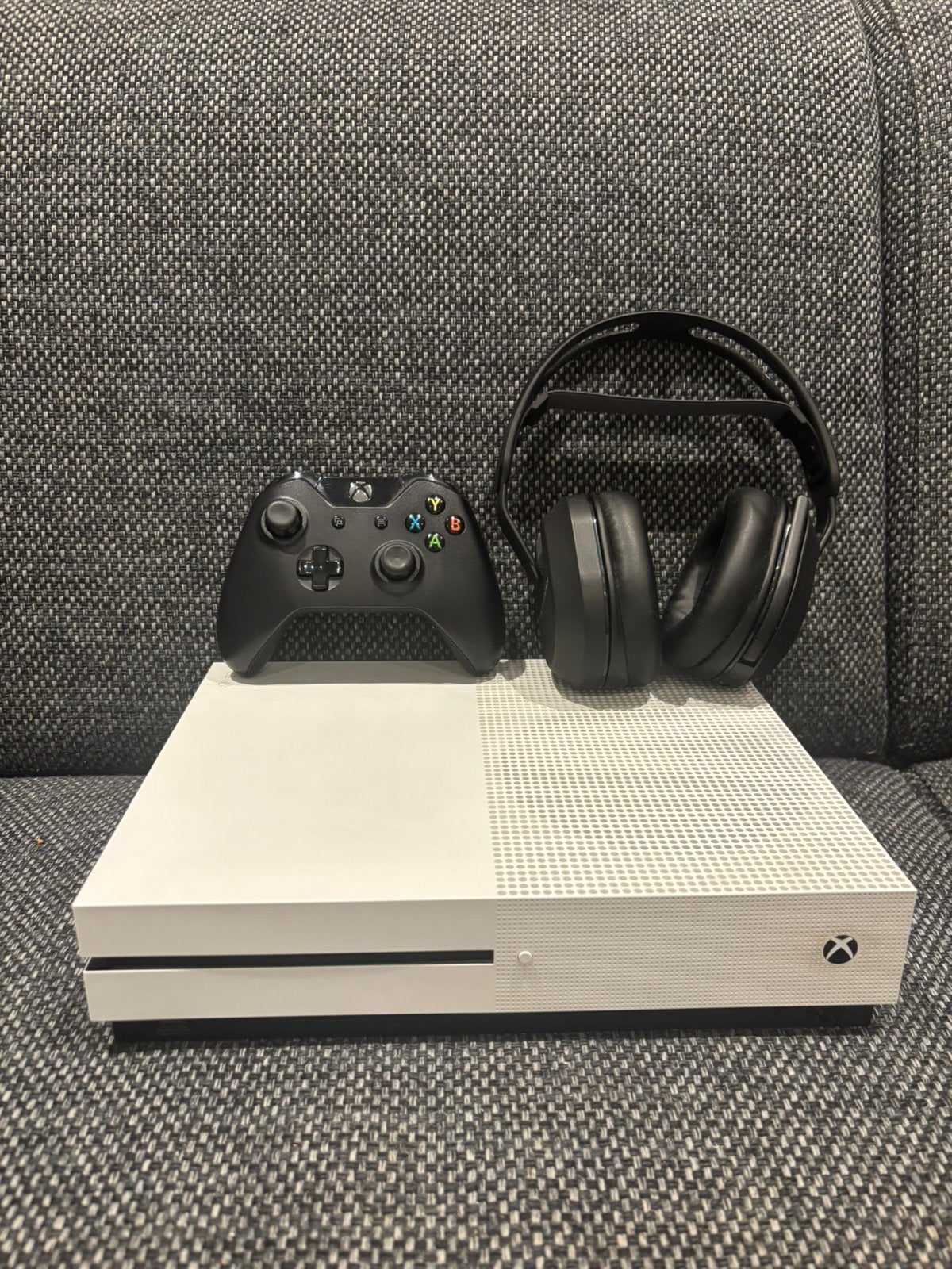Xbox One S 1TB Wit, Turtle Beach Stealth 500 Headset, Spelcomputers en Games, Met games, Xbox One S, Ophalen of Verzenden, Zo goed als nieuw